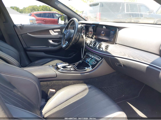 Mercedes-Benz E 300 2.0L I-4 DI, DOHC, VVT, TURBO, 241HP Rear Wheel Drive - автомобили, коли, обяви за нови и употребявани 4