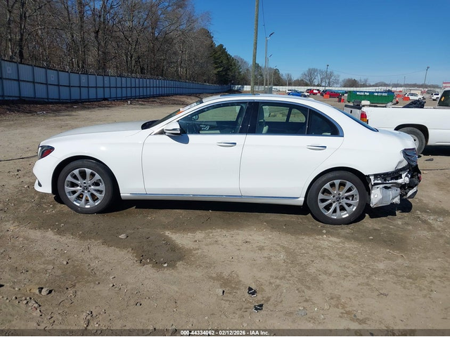 Mercedes-Benz E 300 2.0L I-4 DI, DOHC, VVT, TURBO, 241HP Rear Wheel Drive - автомобили, коли, обяви за нови и употребявани 13
