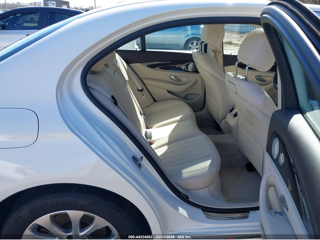 Mercedes-Benz E 300 2.0L I-4 DI, DOHC, VVT, TURBO, 241HP Rear Wheel Drive - автомобили, коли, обяви за нови и употребявани 7