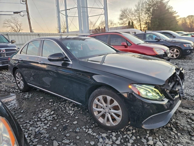 Mercedes-Benz E 300 4MATIC - автомобили, коли, обяви за нови и употребявани 3