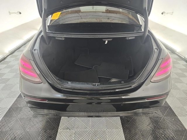 Mercedes-Benz E 300 Burmester* 360* AMG packet* Пано* - автомобили, коли, обяви за нови и употребявани 11