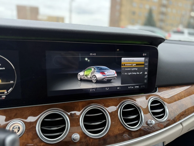 Mercedes-Benz E 300 AMG PKG* PANO * BURMESTER* - автомобили, коли, обяви за нови и употребявани 13