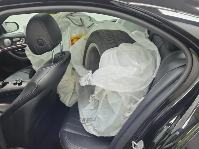 Mercedes-Benz E 300 С РЕГИСТРАЦИЯ & АВТО КРЕДИТ - автомобили, коли, обяви за нови и употребявани 11