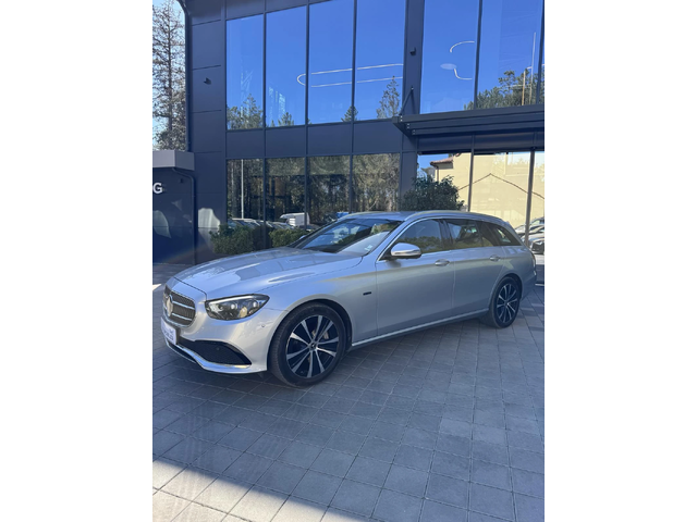 Mercedes-Benz E 300 - автомобили, коли, обяви за нови и употребявани 2