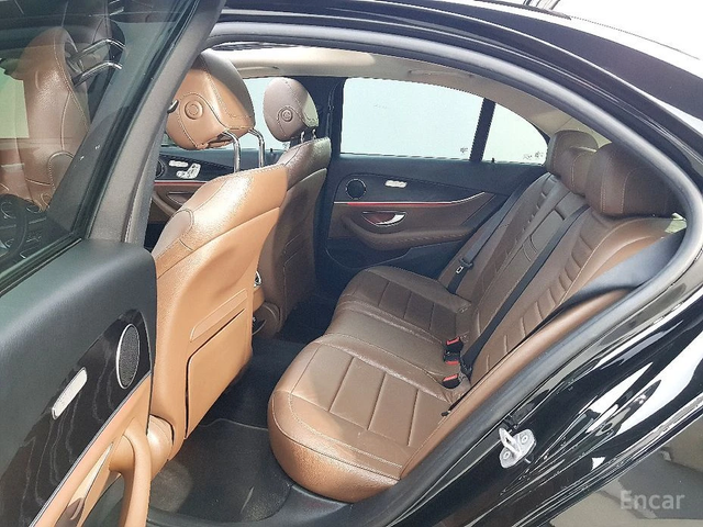 Mercedes-Benz E 300 4MATIC FACE AMG PACK* HEAD-UP* 360 CAM* ОБДУХВАНЕ* - автомобили, коли, обяви за нови и употребявани 9