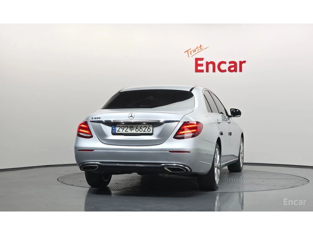 Mercedes-Benz E 300 DIGITAL* BURMESTER* 360 CAM* HEAD-UP* SUNROOF* - автомобили, коли, обяви за нови и употребявани 3