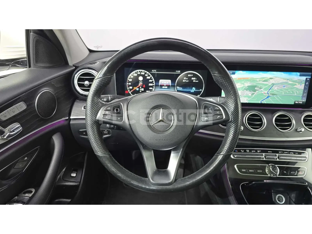 Mercedes-Benz E 300 2017* DIGITAL* HEAD-UP* AMBIENT* 9G* PANO* КРАЙНА - автомобили, коли, обяви за нови и употребявани 4
