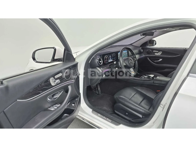 Mercedes-Benz E 300 2017* DIGITAL* HEAD-UP* AMBIENT* 9G* PANO* КРАЙНА - автомобили, коли, обяви за нови и употребявани 7