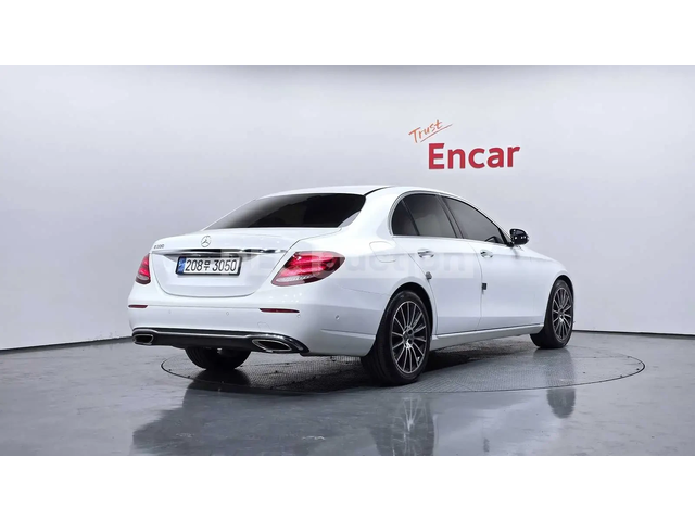 Mercedes-Benz E 300 4MATIC* DISTRONIC* BURMESTER* - автомобили, коли, обяви за нови и употребявани 3