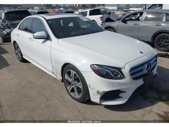 Mercedes-Benz E 300 АВТОКРЕДИТ* ЦЕНА БЕЗ АНАЛОГ* - автомобили, коли, обяви за нови и употребявани 0