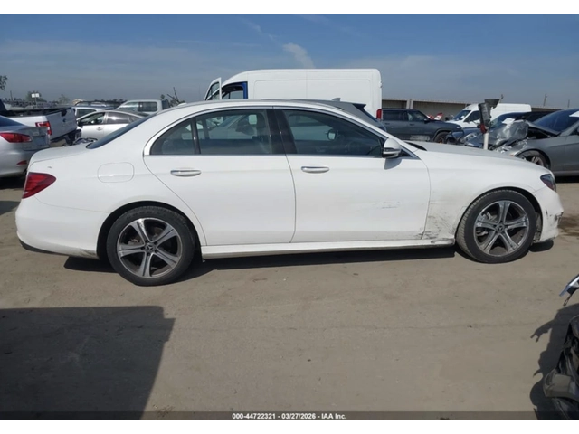 Mercedes-Benz E 300 АВТОКРЕДИТ* ЦЕНА БЕЗ АНАЛОГ* - автомобили, коли, обяви за нови и употребявани 10