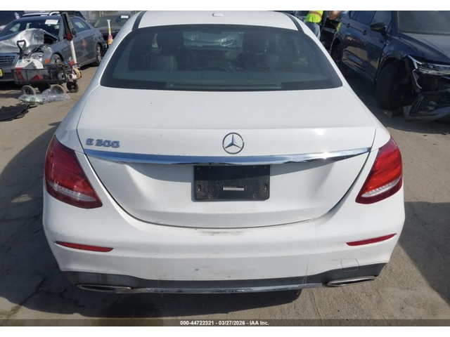 Mercedes-Benz E 300 АВТОКРЕДИТ* ЦЕНА БЕЗ АНАЛОГ* - автомобили, коли, обяви за нови и употребявани 12