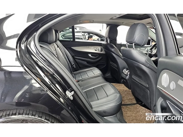 Mercedes-Benz E 300 DIGITAL / ОБДУХ / 360 / HUD / AMG PKG / AMG ВОЛАН - автомобили, коли, обяви за нови и употребявани 14