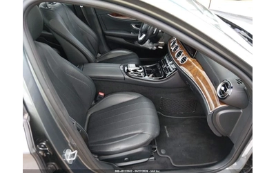 mercedes-benz-e-300 - 4