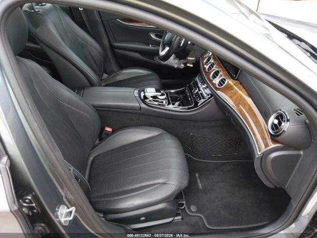 Mercedes-Benz E 300 4MATIC - автомобили, коли, обяви за нови и употребявани 4