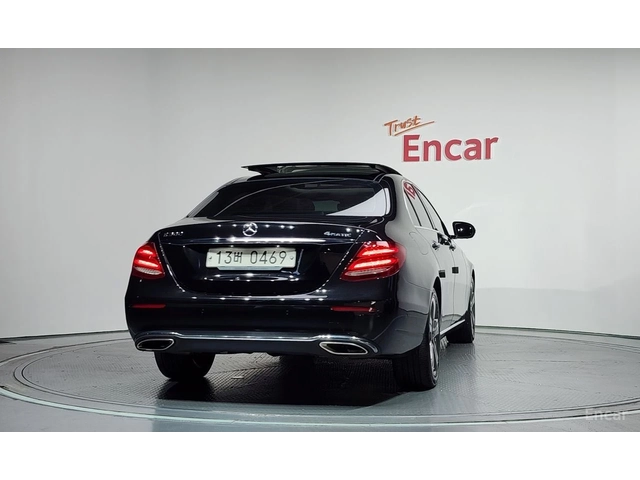 Mercedes-Benz E 300 ДИГИТАЛНО* ТАБЛО* ОБДУХВАНЕ* ПОДГРЕВ* ОБДУХВАНЕ* К - автомобили, коли, обяви за нови и употребявани 3