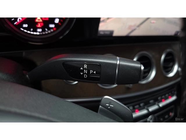 Mercedes-Benz E 300 4MATIC EXCLUSIVE STANDART - автомобили, коли, обяви за нови и употребявани 6