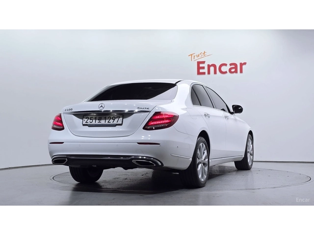 Mercedes-Benz E 300 4MATIC EXCLUSIVE* КОЖА* ОБДУХВ* НАВИ* ПАНО - автомобили, коли, обяви за нови и употребявани 1