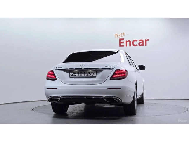 Mercedes-Benz E 300 4MATIC EXCLUSIVE* КОЖА* ОБДУХВ* НАВИ* ПАНО - автомобили, коли, обяви за нови и употребявани 3