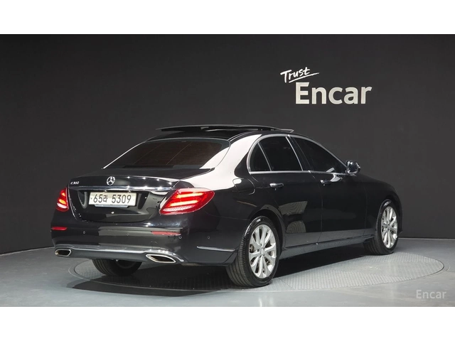 Mercedes-Benz E 300 ДИГИТАЛНО* ТАБЛО* ОБДУХВАНЕ* 360КАМЕРА* ХЕДЪП* - автомобили, коли, обяви за нови и употребявани 1