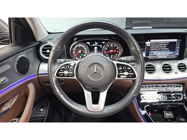 Mercedes-Benz E 300 Avangarde* КОЖА* НАВИ* ПАНО* КАМЕРА - автомобили, коли, обяви за нови и употребявани 10
