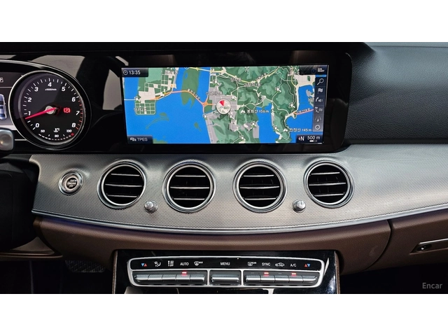Mercedes-Benz E 300 Avangarde* КОЖА* НАВИ* ПАНО* КАМЕРА - автомобили, коли, обяви за нови и употребявани 11