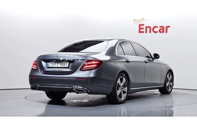 mercedes-benz-e-300 - 1
