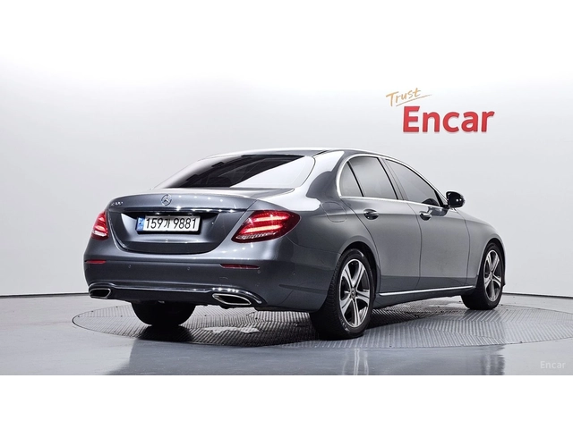 Mercedes-Benz E 300 Avangarde* КОЖА* НАВИ* ПАНО* КАМЕРА - автомобили, коли, обяви за нови и употребявани 1