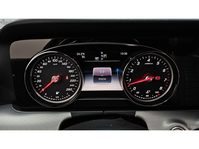 Mercedes-Benz E 300 Avangarde* КОЖА* НАВИ* ПАНО* КАМЕРА - автомобили, коли, обяви за нови и употребявани 5