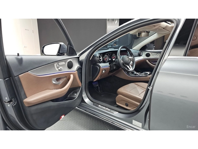 Mercedes-Benz E 300 Avangarde* КОЖА* НАВИ* ПАНО* КАМЕРА - автомобили, коли, обяви за нови и употребявани 7