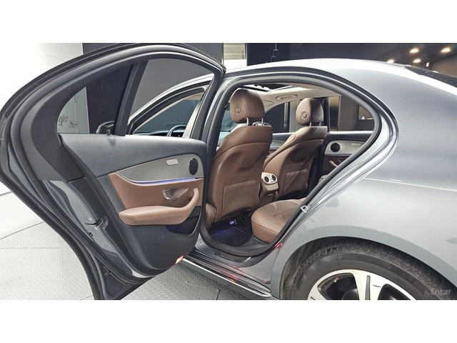 Mercedes-Benz E 300 Avangarde* КОЖА* НАВИ* ПАНО* КАМЕРА - автомобили, коли, обяви за нови и употребявани 8
