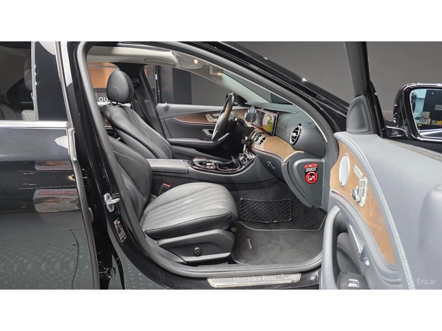 Mercedes-Benz E 300 4MATIC* 360* BURMESTER* DISTRO* ОБДУХ - автомобили, коли, обяви за нови и употребявани 14