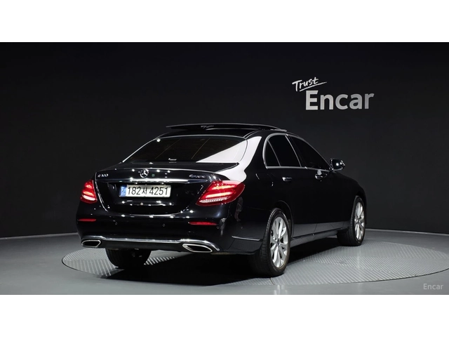 Mercedes-Benz E 300 4MATIC* 360* BURMESTER* DISTRO* ОБДУХ - автомобили, коли, обяви за нови и употребявани 1