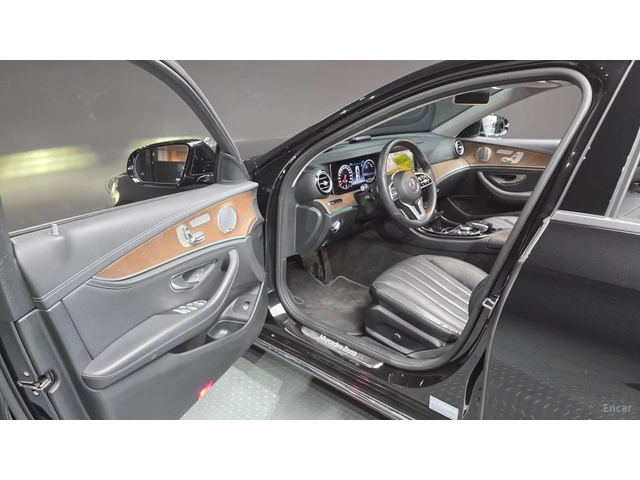 Mercedes-Benz E 300 4MATIC* 360* BURMESTER* DISTRO* ОБДУХ - автомобили, коли, обяви за нови и употребявани 6