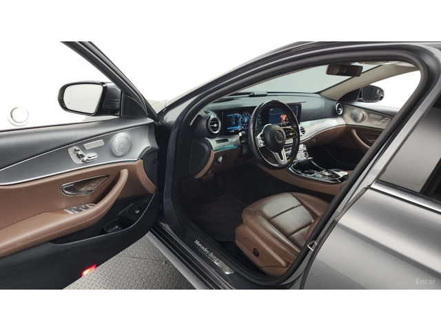 Mercedes-Benz E 300 4MATIC* 360* BURMESTER* DISTRONIC* ОБДУХ - автомобили, коли, обяви за нови и употребявани 2