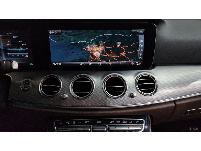 Mercedes-Benz E 300 4MATIC* 360* BURMESTER* DISTRONIC* ОБДУХ - автомобили, коли, обяви за нови и употребявани 8