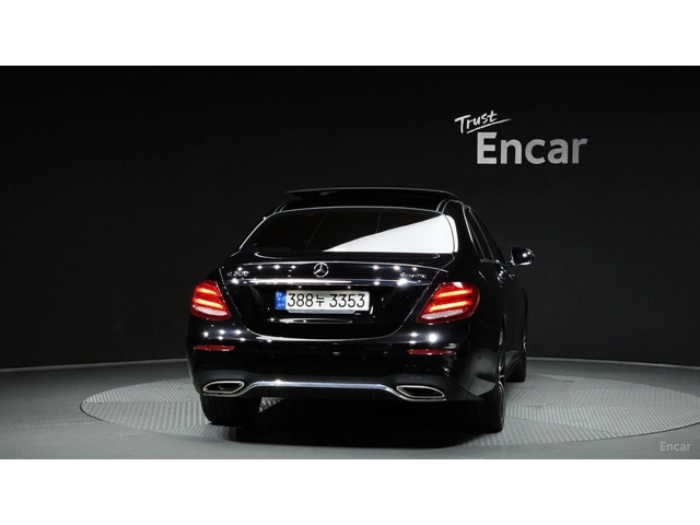 Mercedes-Benz E 300 4MATIC* AMG* 360* Подгрев* Обдухване* ПАНО - автомобили, коли, обяви за нови и употребявани 3