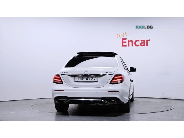 Mercedes-Benz E 300 4MATIC* AMG* 360* PANO* КОЖА* ПОДГРЕВ* - автомобили, коли, обяви за нови и употребявани 3