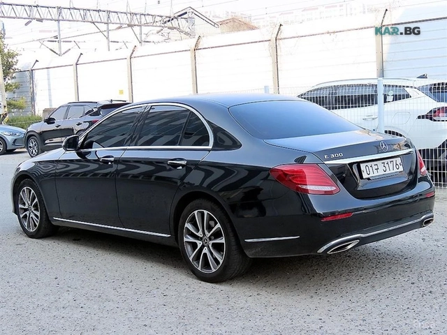 Mercedes-Benz E 300 Exclusive* КОЖА* ОБДУХВ* ПАНО* НАВИ - автомобили, коли, обяви за нови и употребявани 2