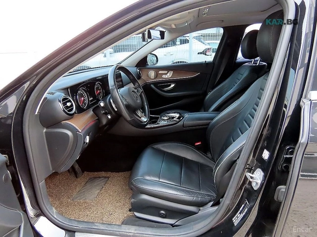 Mercedes-Benz E 300 Exclusive* КОЖА* ОБДУХВ* ПАНО* НАВИ - автомобили, коли, обяви за нови и употребявани 4