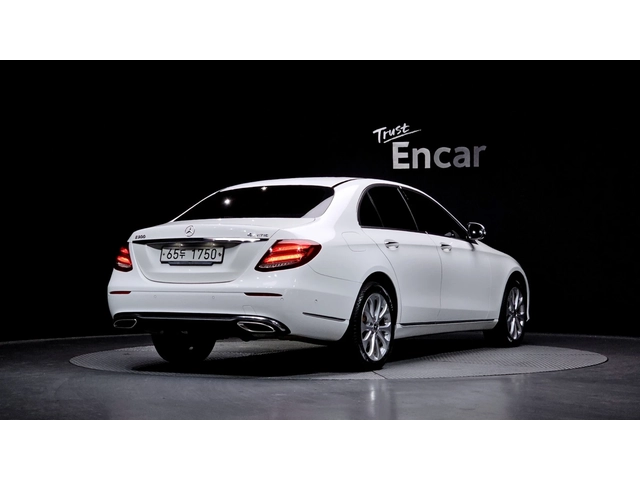 Mercedes-Benz E 300 4MATIC Exclusive | HUD | 360  Камера | Вентилирани - автомобили, коли, обяви за нови и употребявани 1