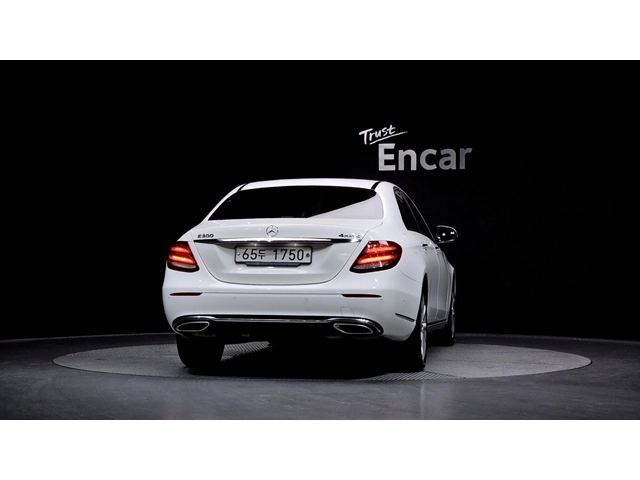 Mercedes-Benz E 300 4MATIC Exclusive | HUD | 360  Камера | Вентилирани - автомобили, коли, обяви за нови и употребявани 3