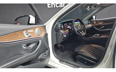 Mercedes-Benz E 300 4MATIC Exclusive | HUD | 360  Камера | Вентилирани - автомобили, коли, обяви за нови и употребявани 7
