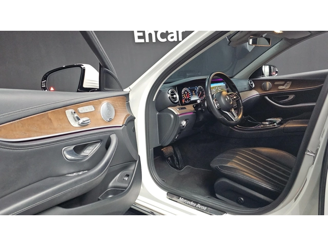 Mercedes-Benz E 300 4MATIC Exclusive | HUD | 360  Камера | Вентилирани - автомобили, коли, обяви за нови и употребявани 7