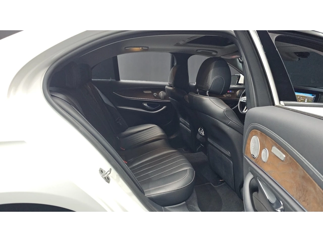 Mercedes-Benz E 300 4MATIC Exclusive | HUD | 360  Камера | Вентилирани - автомобили, коли, обяви за нови и употребявани 9
