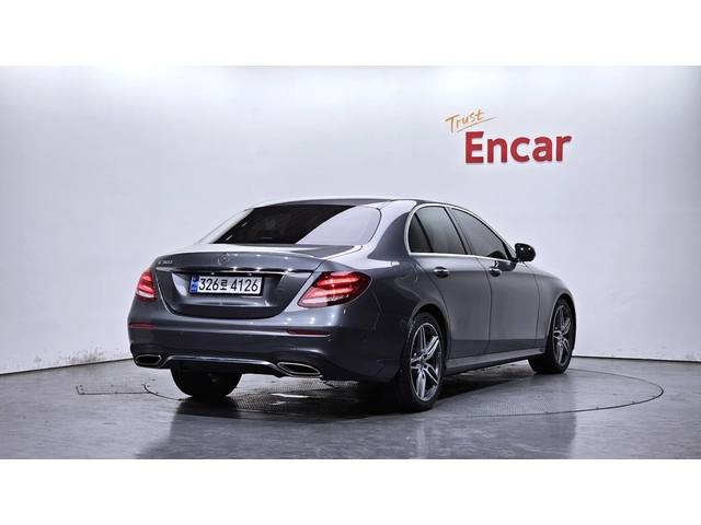 Mercedes-Benz E 300 E300 AMG Line - автомобили, коли, обяви за нови и употребявани 1