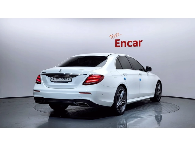 Mercedes-Benz E 300 E300 AMG Line - автомобили, коли, обяви за нови и употребявани 1