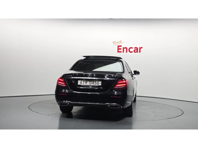 Mercedes-Benz E 300 E300 Exclusive - автомобили, коли, обяви за нови и употребявани 3