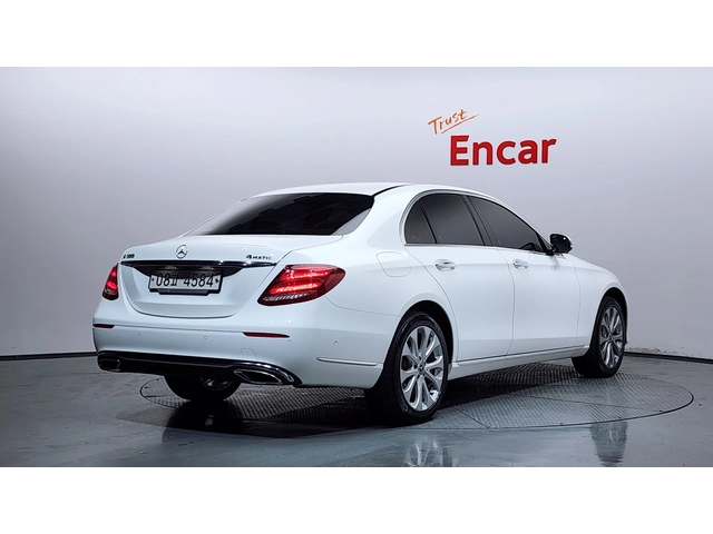 Mercedes-Benz E 300 E300 Exclusive | HUD | 360  Камера | Вентилирани - автомобили, коли, обяви за нови и употребявани 1