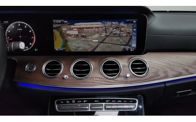 Mercedes-Benz E 300 E300 Exclusive | HUD | 360  Камера | Вентилирани - автомобили, коли, обяви за нови и употребявани 9